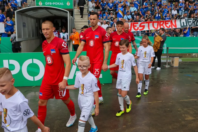 Oettersdorfer Hugo Richter war Einlaufkind beim DFB-Pokal