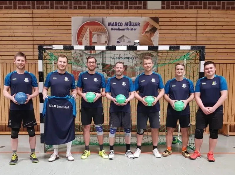 Neue Trainingsshirts für unsere Handballer