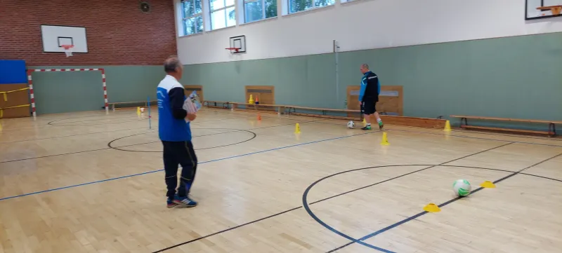 DFB-Fußballabzeichen mit 1. Klassen der Grundschule Oettersdorf